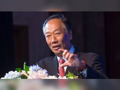 Terry Gou: Foxconn founder in fresh run for Taiwan presidency