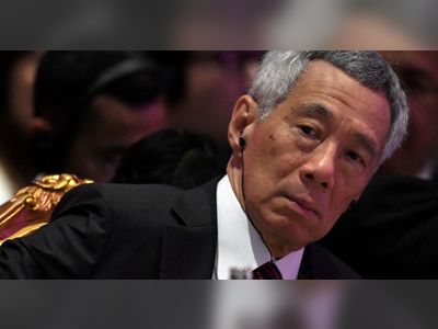 The Prime Minister of Singapore, Lee Hsien Loong, has ordered an investigation into the renting of state-owned homes in an exclusive location to two cabinet ministers