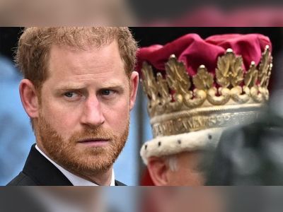 Prince Harry leaves alone after attending Coronation