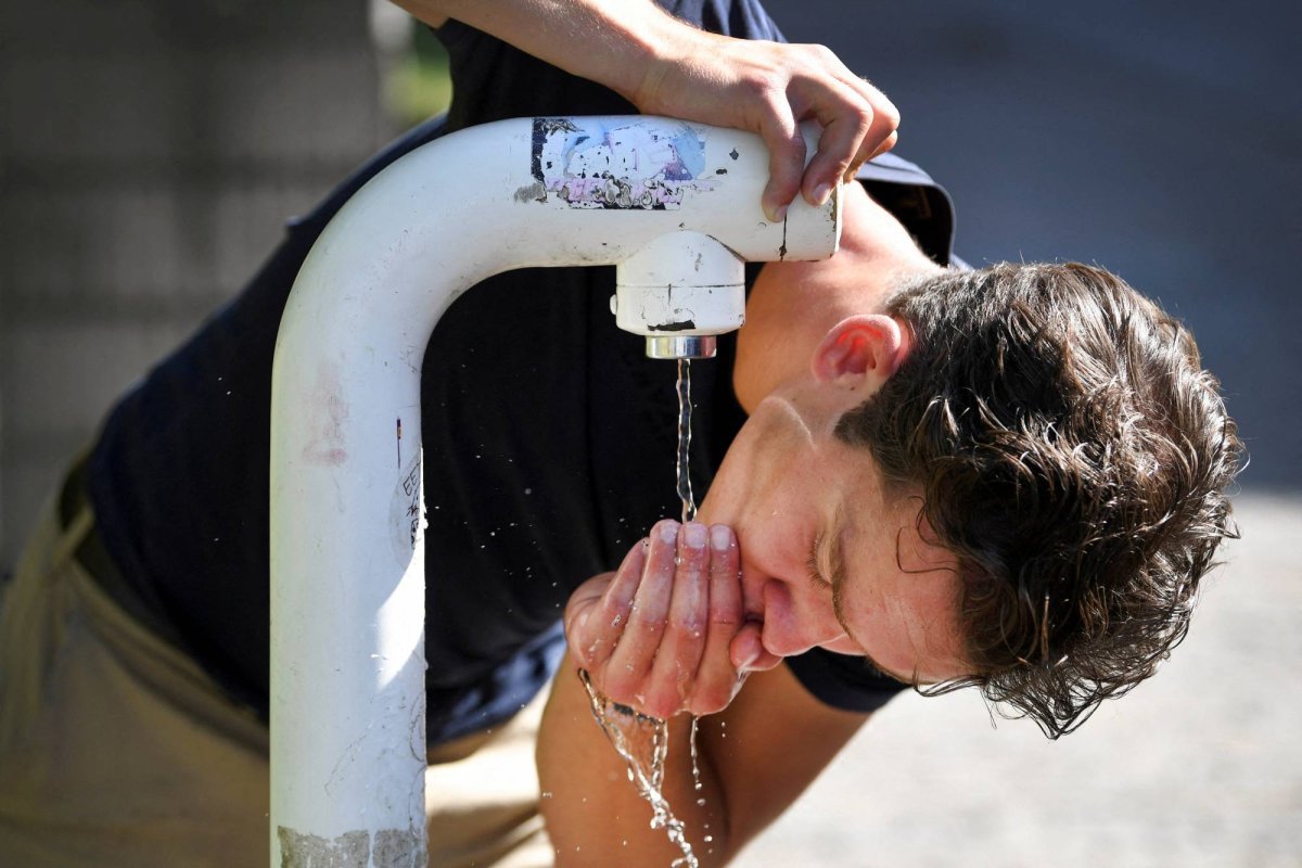 חמש עובדות על יתרונותיו ועל סכנותיו של שתיית מים