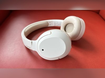 Best Noise-Canceling Headphones Under $100