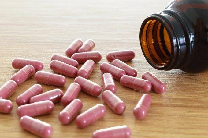 الإفراط في تناول الفيتامينات المتعددة: فهم الآثار الجانبية