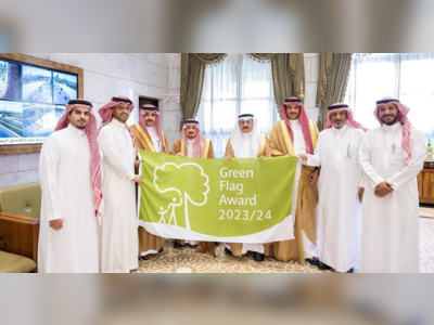 The Riyadh Prince Receives the "International Green Flag Award" Won by Al-Ghat National Park